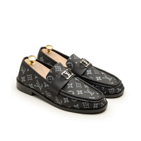Glossy black cap-toe formal shoes for men